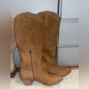 Never worn Dolce Vita cowboy boots size 10